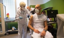 Bassetti: "Col 90% di vaccinati via le mascherine anche al chiuso"