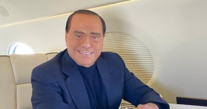 Silvio Berlusconi esce dalla Terapia intensiva