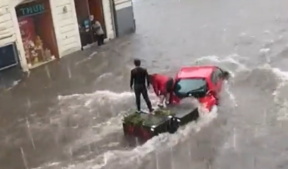 Maltempo Catania: gli impressionanti video degli automobilisti intrappolati in strada e dell’Università devastata da un’onda