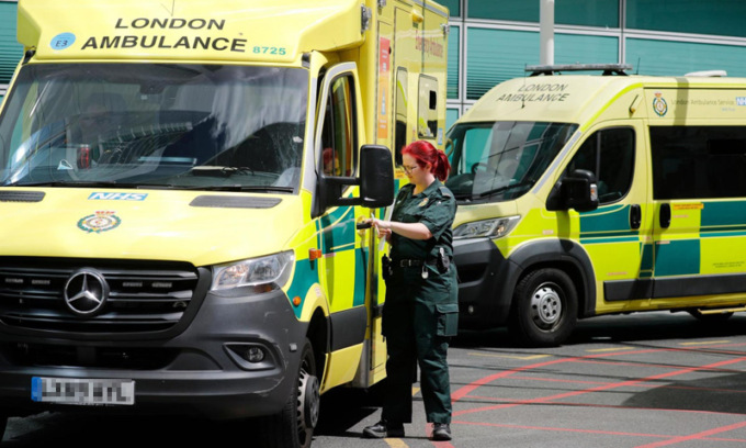 Niente Green pass e mascherine, Inghilterra al primo posto per contagi al mondo: collasso Pronto soccorso