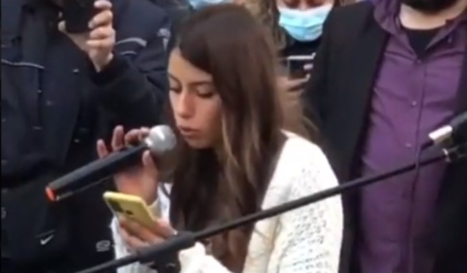 Studentessa in università senza Green Pass fa sospendere la lezione. “Ho subito un  linciaggio”. Ma la docente…
