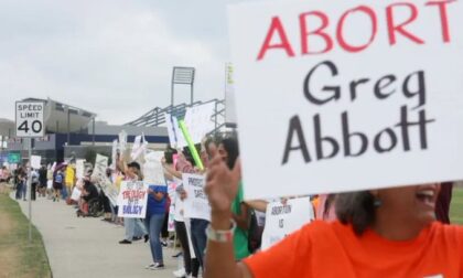 Braccio di ferro sulla legge antiaborto texana: Biden la blocca, ripristinata dopo pochi giorni