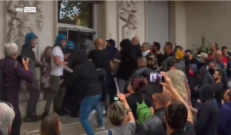 Assalto No Green pass alla Cgil durante la pandemia: condannati in tre, pene dai 4 ai 6 anni