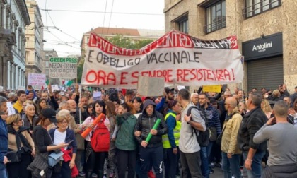 Cortei No Vax come i "varicella party": siamo tornati ai contagi di maggio