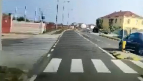 Filma in diretta su Facebook i suoi sorpassi azzardati. E va a sbattere…
