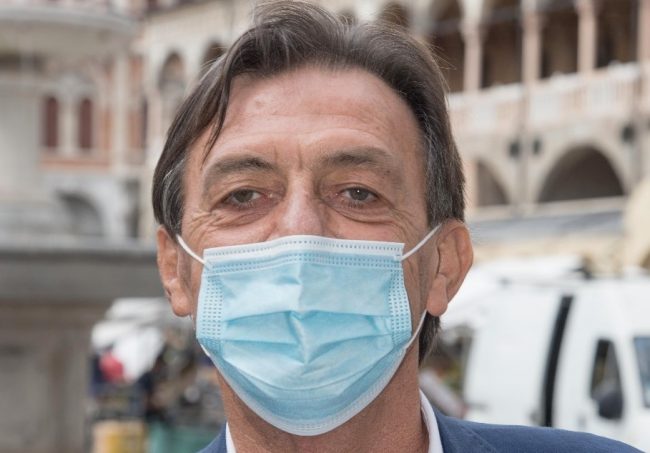 Contagi quintuplicati: anche a Padova scatta l’obbligo di mascherine all’aperto