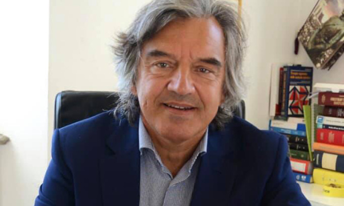 “No vax, vi curerò, ma una volta guariti dovrete cercarvi un altro medico”