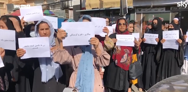 Talebani anche della tv: stop in Afghanistan anche a serie e soap opera con donne attrici