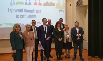 I giovani incontrano le istituzioni: "Chiediamo più garanzie per il futuro"  