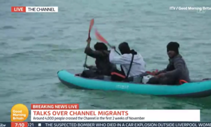 Decathlon ritira dal commercio le sue canoe per "colpa"... dei migranti
