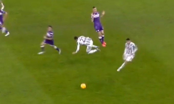 La Fiorentina paragona (con un video) lo juventino Chiesa alla tuffatrice Cagnotto