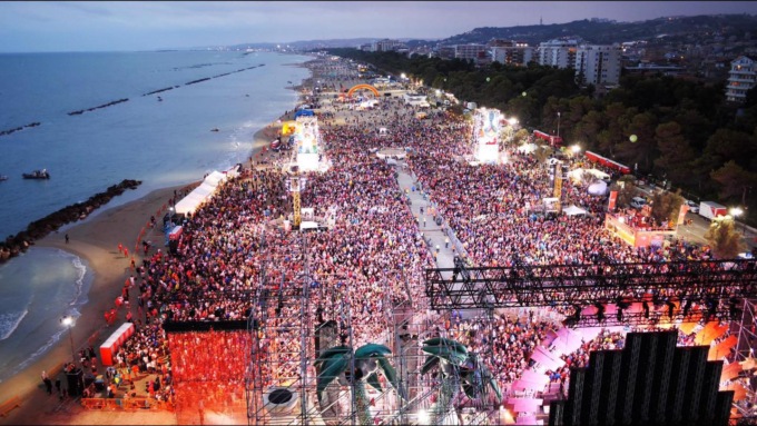 Jovanotti, arriva l’inverno e torna il Beach Tour