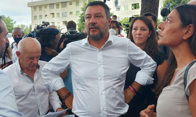 Resa dei conti nella Lega, primo round a Salvini: pace “armata” per un mese