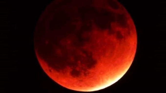 Venerdì 19 novembre l’eclissi di luna più lunga degli ultimi 580 anni (ma in Italia in pochi la vedranno)