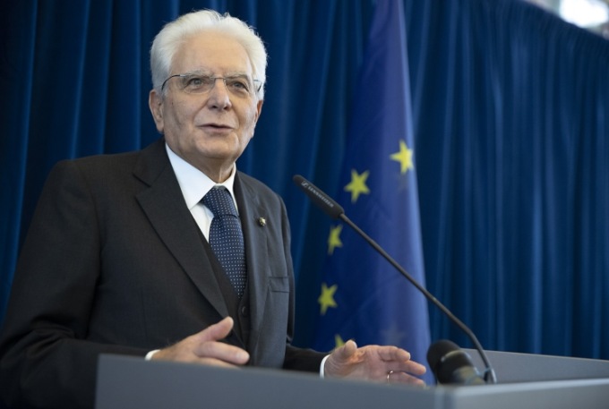 Covid, Mattarella: “Obiettivo vincere la battaglia contro l’antiscienza”