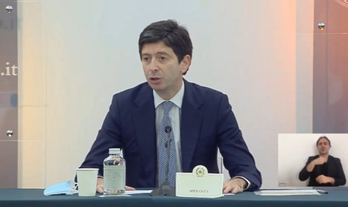 Figliuolo e Speranza: “Terze dosi per tutti. E il Green pass non si tocca”
