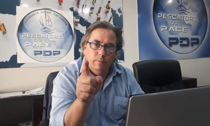 Il leader No vax dopo il ricovero cambia idea: “Mi vaccinerò, fatelo pure voi”