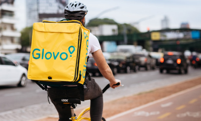 Glovo and co. accettano le regole, ma i rider: “Manca il salario minimo”