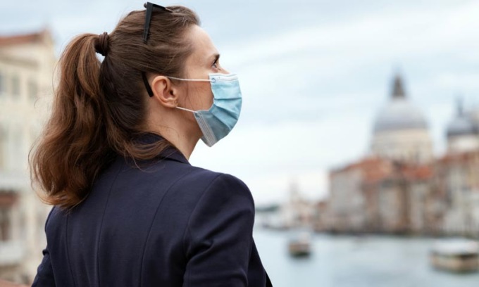 Mascherina obbligatoria all’aperto: si aggiungono anche Venezia e Cortina