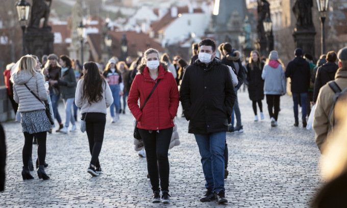 Nuove regole quarantena già in vigore, Super green pass esteso dal 10 gennaio