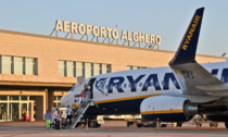 Allarme variante Omicron in Sardegna: tamponati tutti i 130 passeggeri di un volo