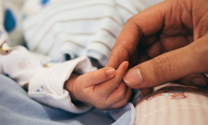 A Milano è nato un bambino che pesa solo 370 grammi