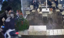 Il video della banda degli alberi di Natale che tiene Napoli sotto scacco