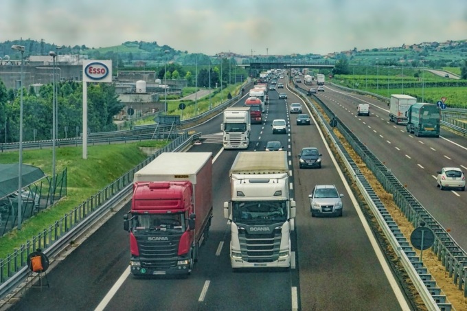 Veicoli pesanti, i divieti di circolazione del 2022