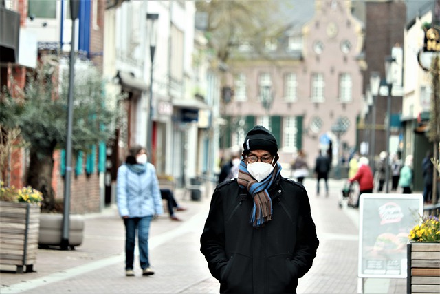 Ufficiale: stato di emergenza prolungato sino a marzo. Ma niente obbligo di mascherine all’aperto