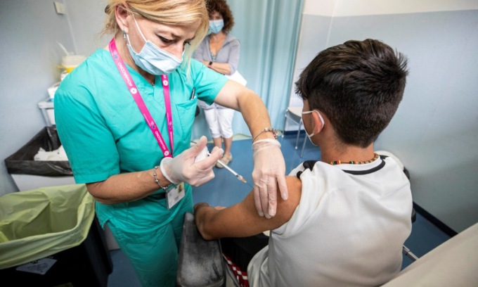 Non perdiamo tempo: siano i pediatri a chiamare le famiglie dei bambini non vaccinati