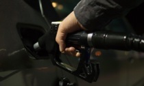 Auto a benzina, diesel e metano: addio dal 2035