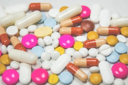 Farmaci contro il Covid venduti online. I Nas oscurano trenta siti web