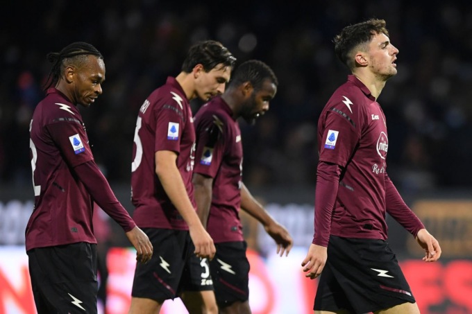 La Serie A torna a fare i conti col Covid: la Asl blocca la Salernitana