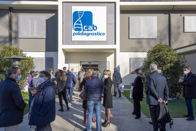 Taglio del nastro a Merate per Cab Polidiagnostico