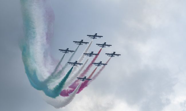 Frecce Tricolori in volo dopo la tragedia: passaggio sopra la città alle 14  - Bolzano - Alto Adige