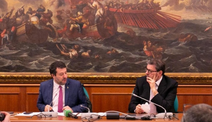 Matteo Salvini e Giancarlo Giorgetti durante la conferenza stampa