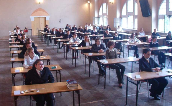 Esame di Maturità 2022: tornano due prove scritte