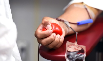 "Effetto  collaterale" di Omicron: in molte regioni d'Italia manca sangue
