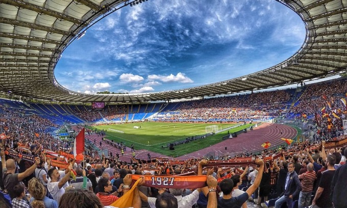 Caos Serie A: Draghi chiama Gravina e chiede stop di 15 giorni o stadi chiusi