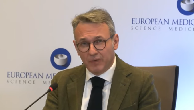 Ema: “Non possiamo andare avanti a colpi di booster ogni 3-4 mesi”
