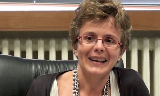 Senatrice aggredita e derubata: presa la borseggiatrice