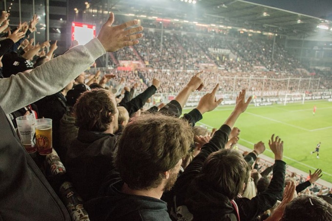 La decisione della Lega Calcio: allo stadio al massimo 5.000 tifosi