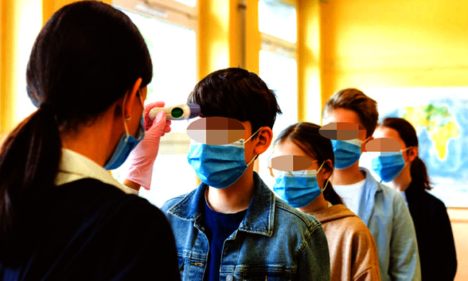 Bambini vaccinati, ma costretti lo stesso alla quarantena: è un paradosso