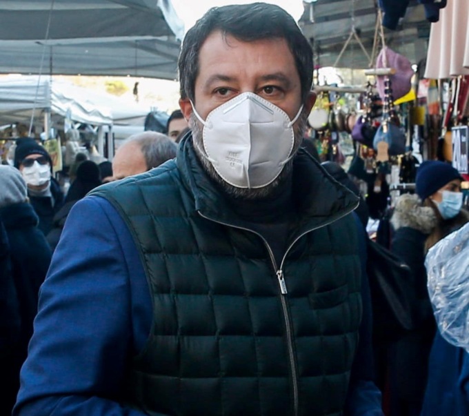 Il “Capitano” nella rete dei pirati del Web: pubblicate online 67mila email di Salvini