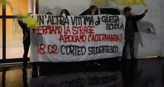 Un altro studente morto durante l’alternanza scuola-lavoro: riesplode la protesta degli studenti