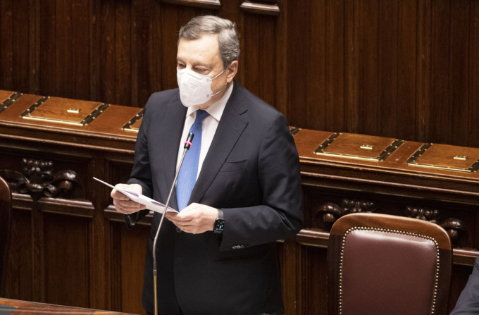 Draghi: “Potrebbe essere necessario riattivare le centrali a carbone”