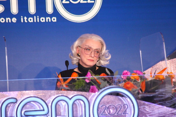 Sanremo 2022: la terza sarà la serata di Drusilla Foer (che sogna un Papa donna)