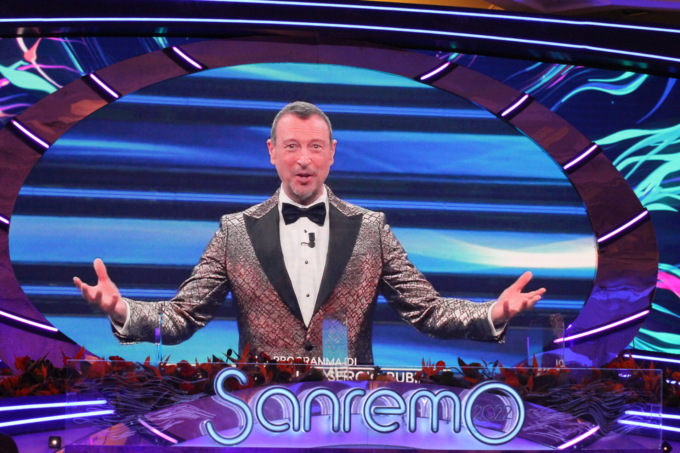Sanremo 2022: la quarta serata dedicata a duetti e cover in diretta