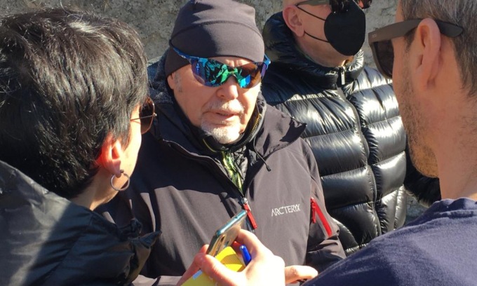 Vasco Rossi sul Garda, il video della passeggiata: “Questa vista appaga”