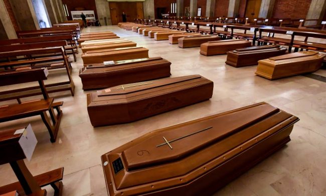 Ecco quanto ha risparmiato l’Inps nel 2020 per via delle morti Covid